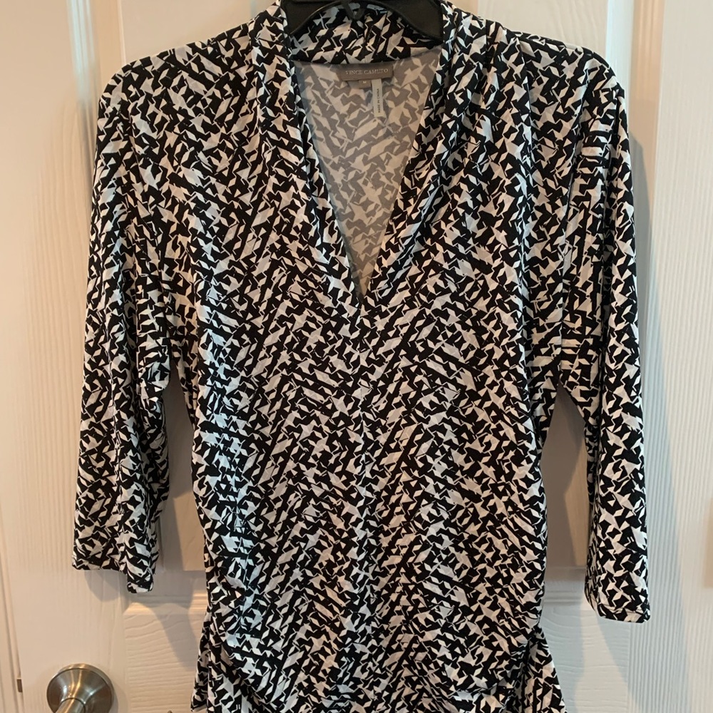 Vince Camuto beautiful top!